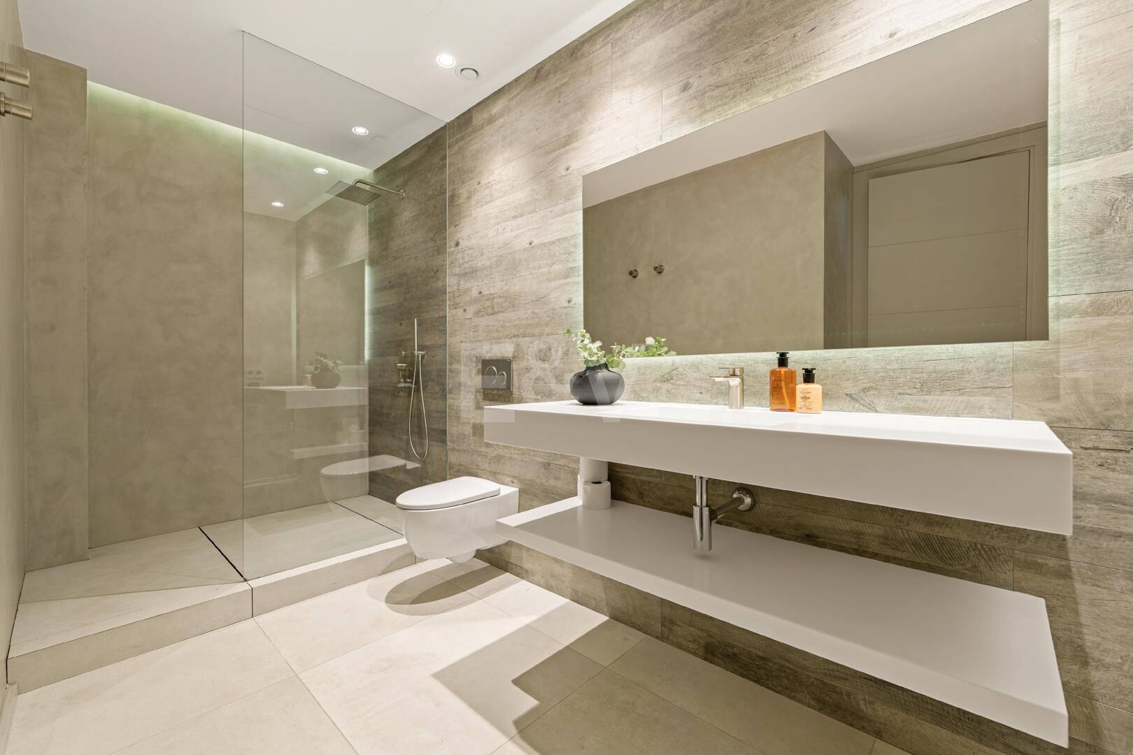 Luxuriöse zeitgemäße Villa nur wenige Minuten von Puerto Banús entfernt