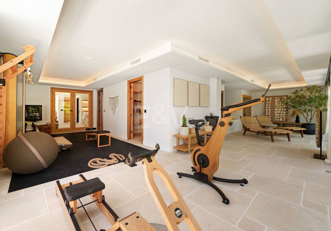 A Landmark Residence in Nueva Andalucía for an Exceptional Lifestyle