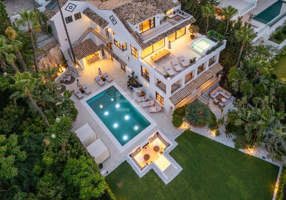 A Landmark Residence in Nueva Andalucía for an Exceptional Lifestyle