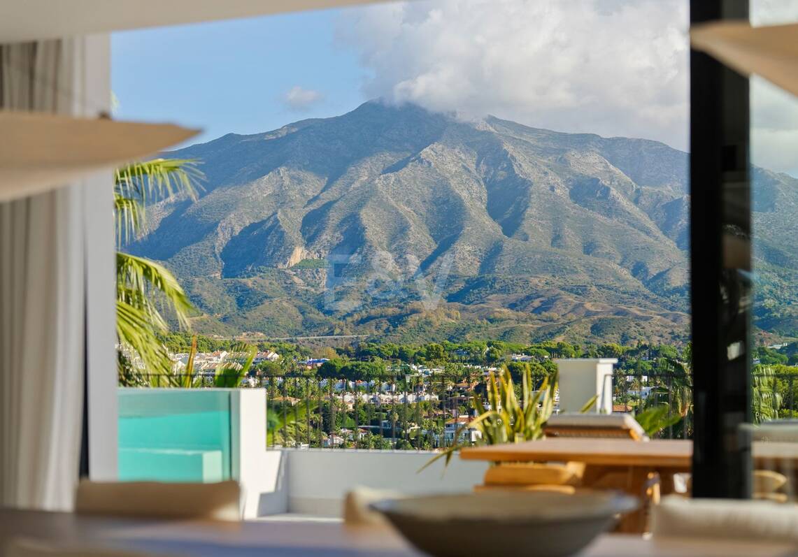 A Landmark Residence in Nueva Andalucía for an Exceptional Lifestyle