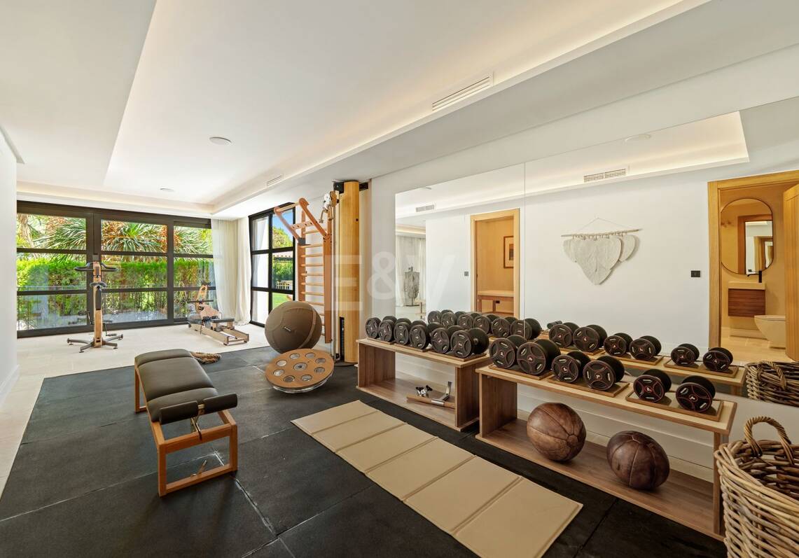 A Landmark Residence in Nueva Andalucía for an Exceptional Lifestyle