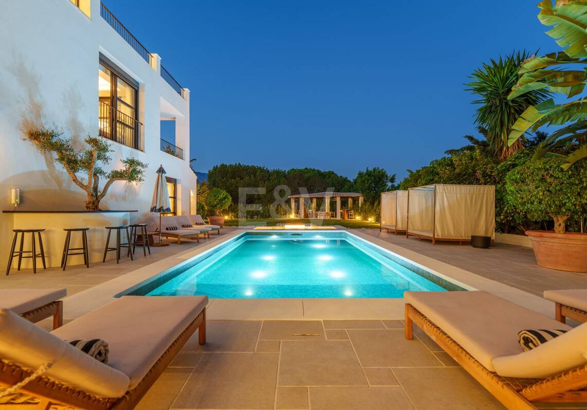 A Landmark Residence in Nueva Andalucía for an Exceptional Lifestyle