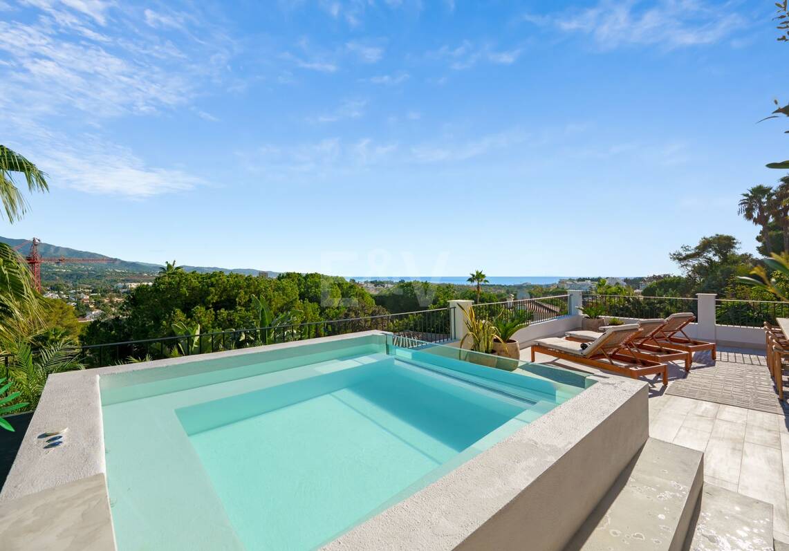 A Landmark Residence in Nueva Andalucía for an Exceptional Lifestyle