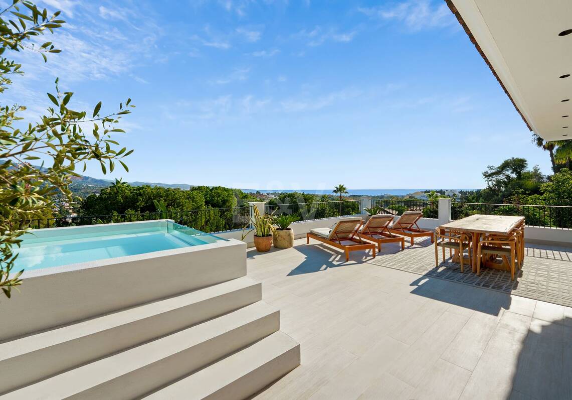 A Landmark Residence in Nueva Andalucía for an Exceptional Lifestyle
