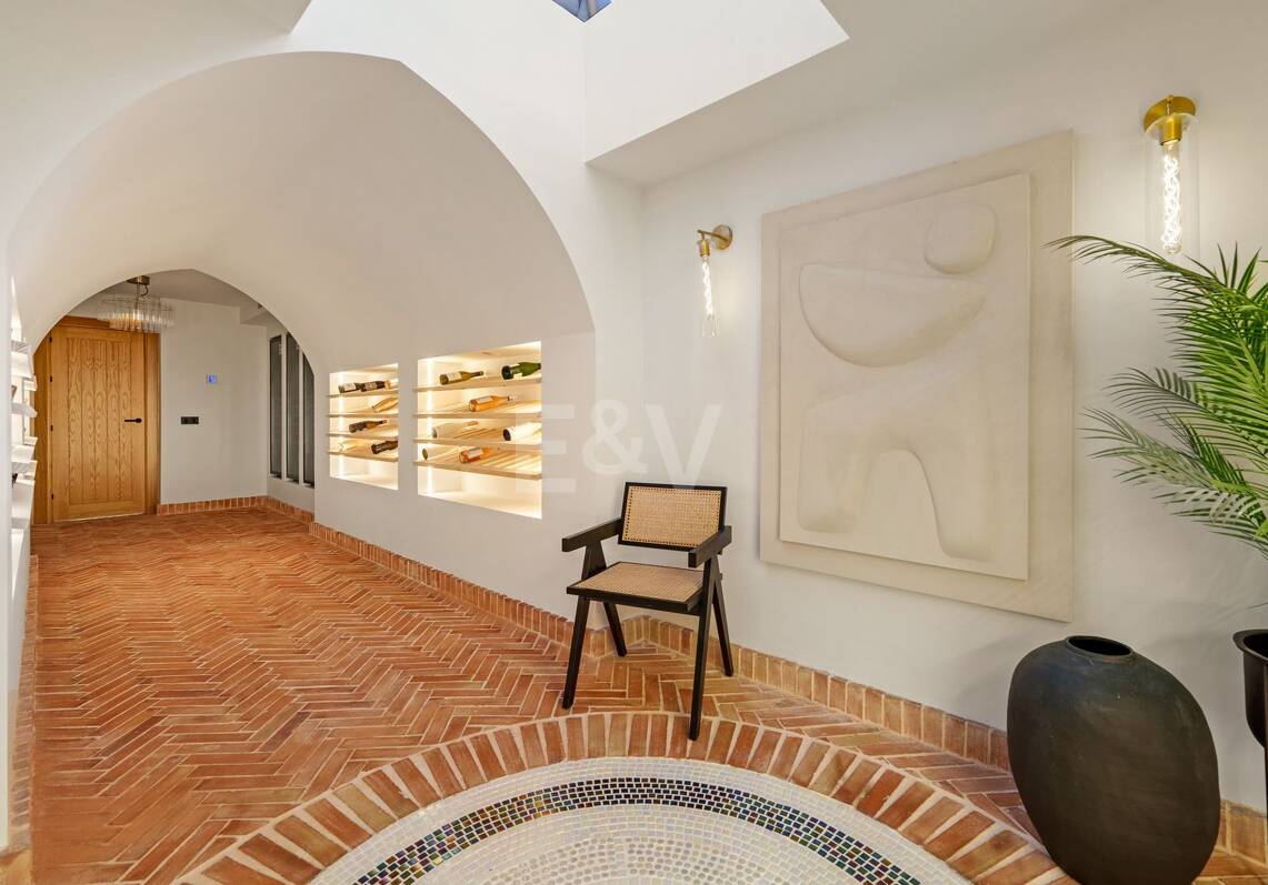 A Landmark Residence in Nueva Andalucía for an Exceptional Lifestyle