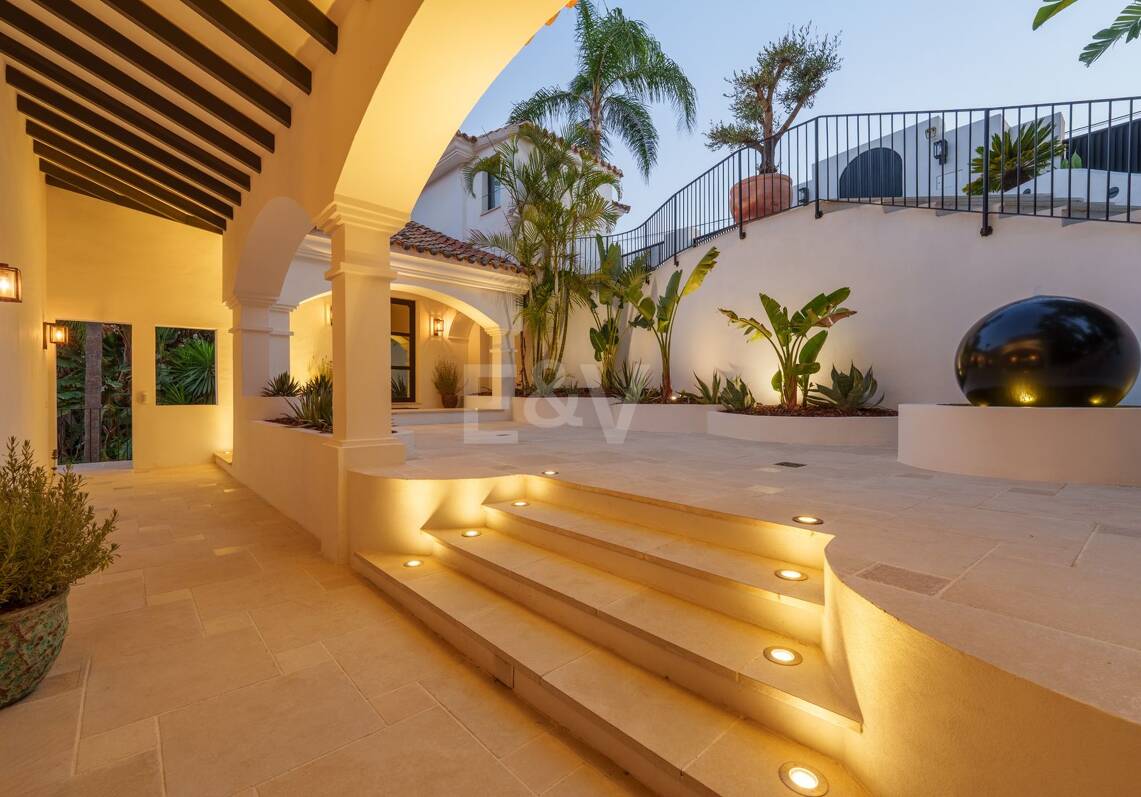 A Landmark Residence in Nueva Andalucía for an Exceptional Lifestyle