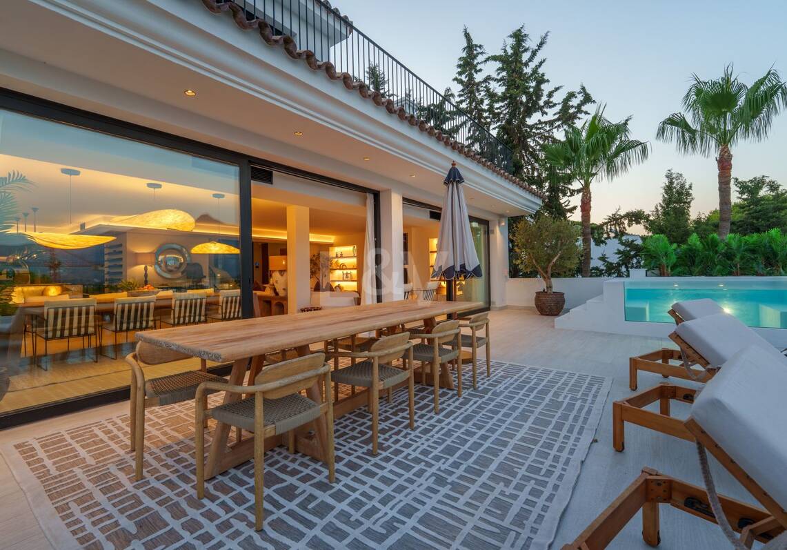 A Landmark Residence in Nueva Andalucía for an Exceptional Lifestyle