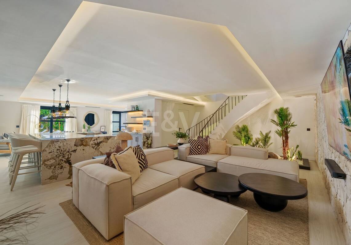 A Landmark Residence in Nueva Andalucía for an Exceptional Lifestyle