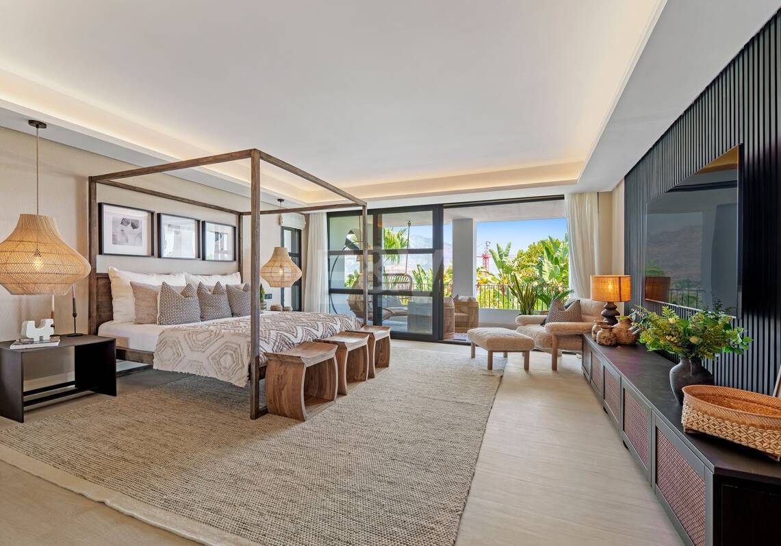A Landmark Residence in Nueva Andalucía for an Exceptional Lifestyle