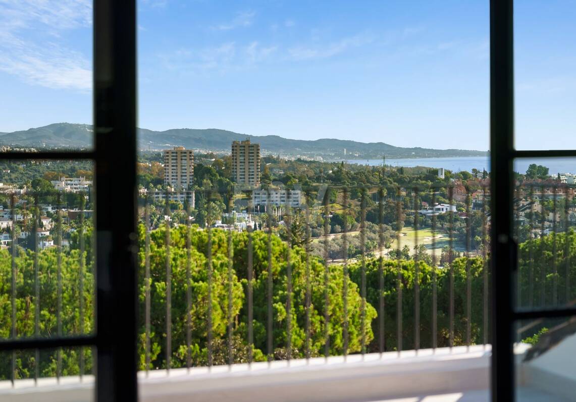 A Landmark Residence in Nueva Andalucía for an Exceptional Lifestyle