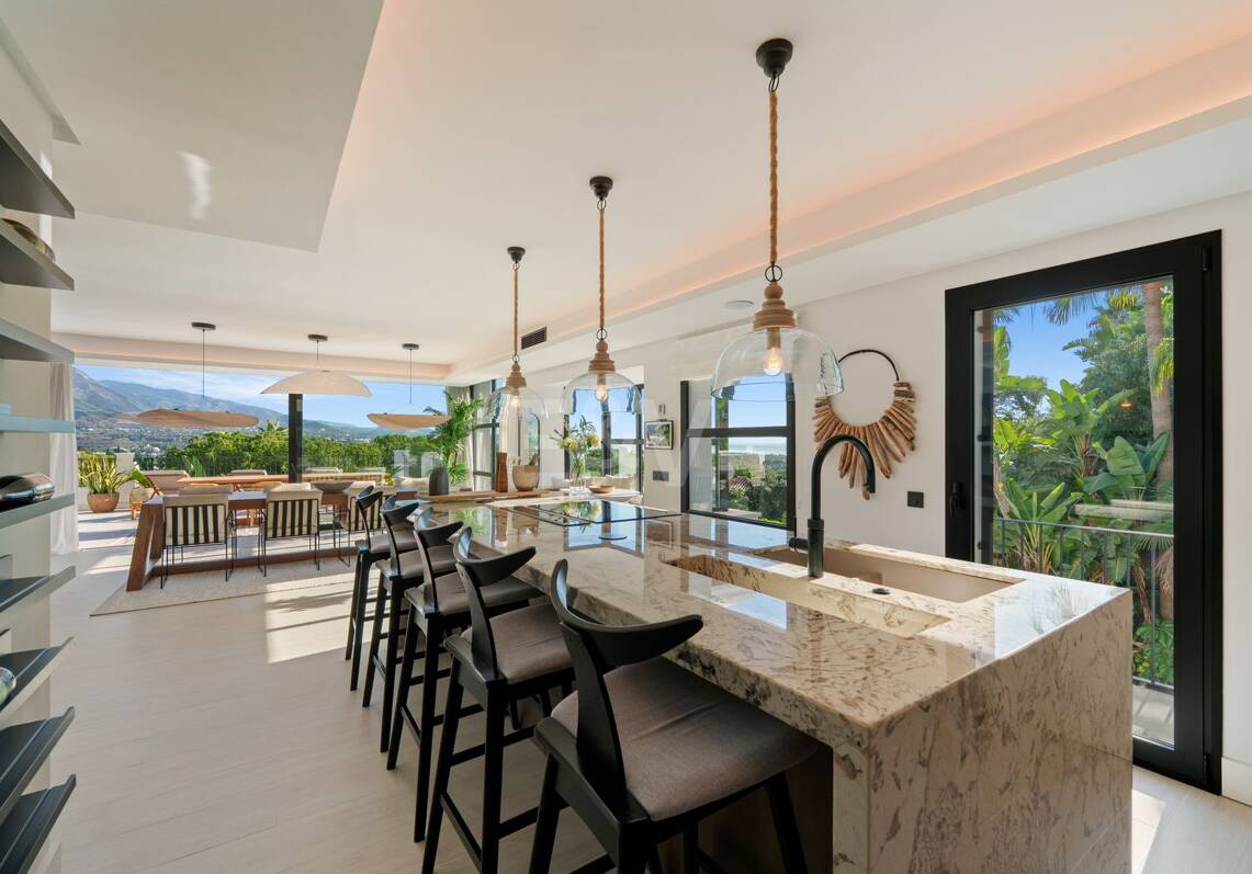 A Landmark Residence in Nueva Andalucía for an Exceptional Lifestyle