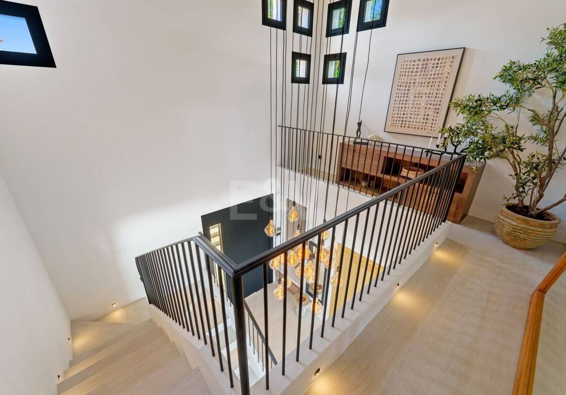 A Landmark Residence in Nueva Andalucía for an Exceptional Lifestyle