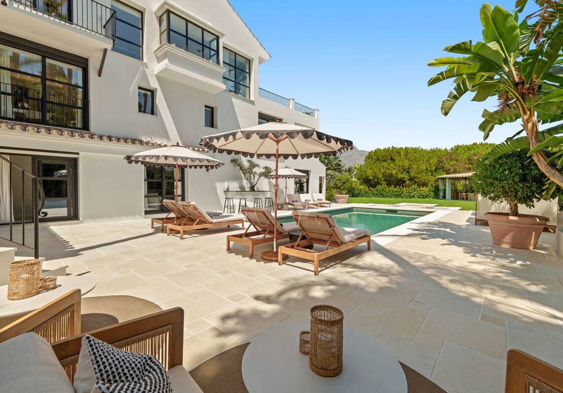 A Landmark Residence in Nueva Andalucía for an Exceptional Lifestyle