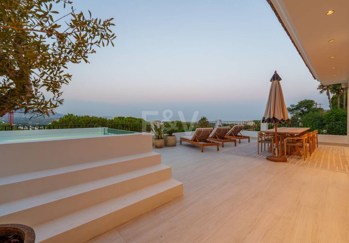 A Landmark Residence in Nueva Andalucía for an Exceptional Lifestyle