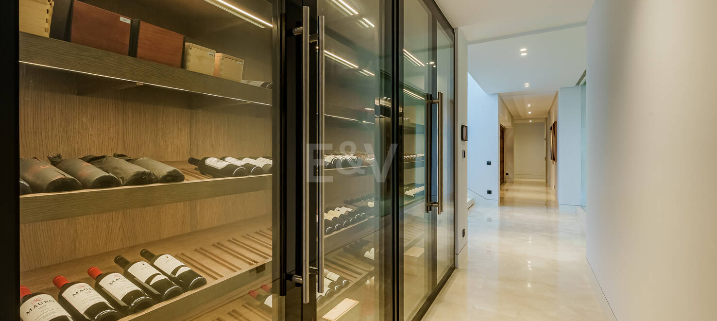 Ein zeitgenössisches Refugium mit atemberaubendem Meerblick