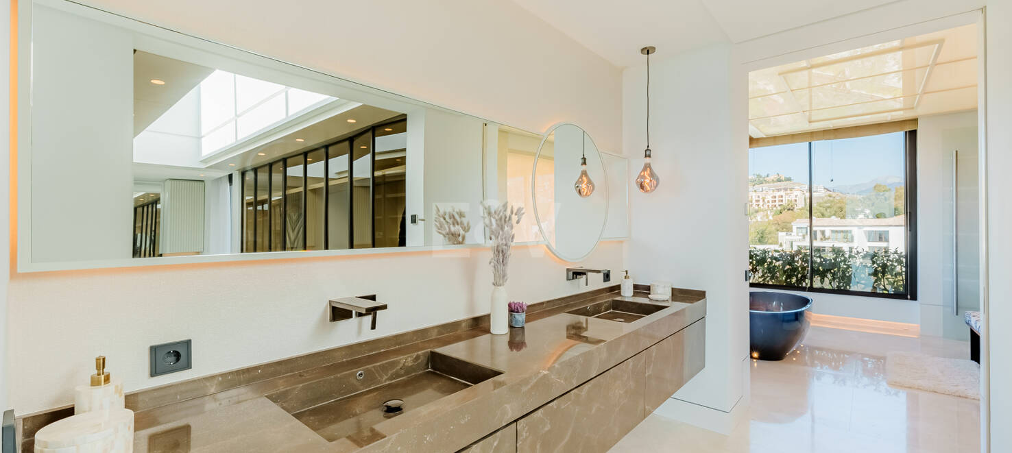 Ein zeitgenössisches Refugium mit atemberaubendem Meerblick