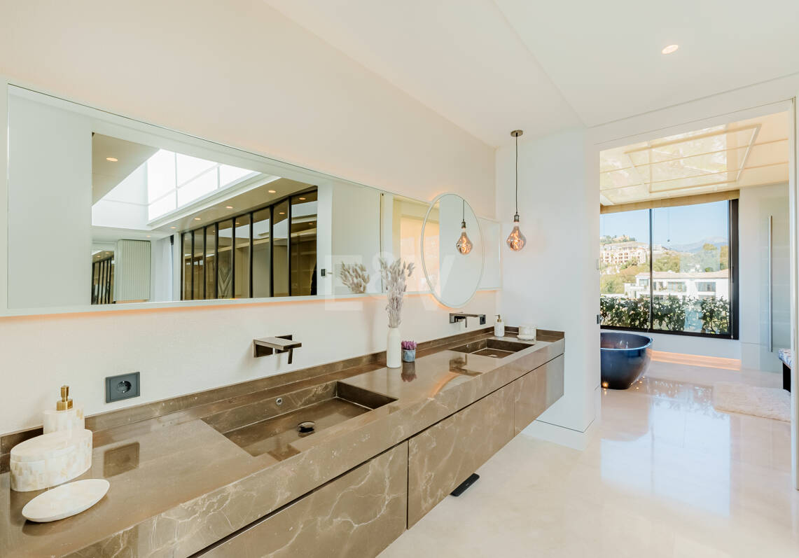 Masterpiece-Villa moderne Vue imprenable sur la mer