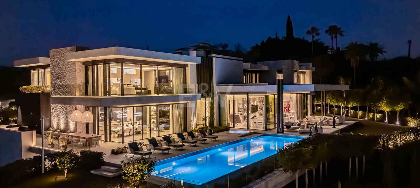 Ein zeitgenössisches Refugium mit atemberaubendem Meerblick