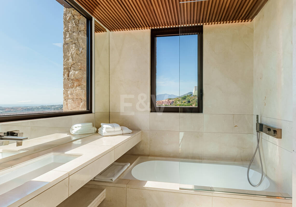 Masterpiece-Villa moderne Vue imprenable sur la mer
