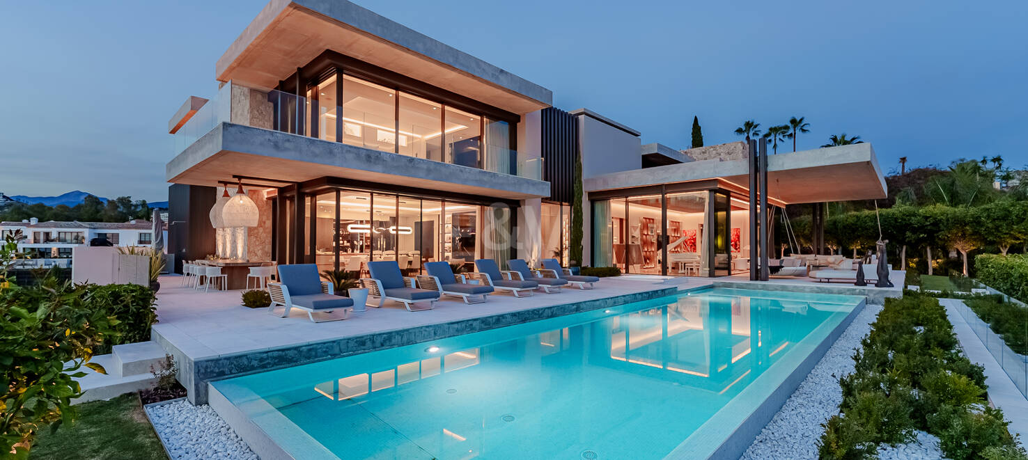 Ein zeitgenössisches Refugium mit atemberaubendem Meerblick