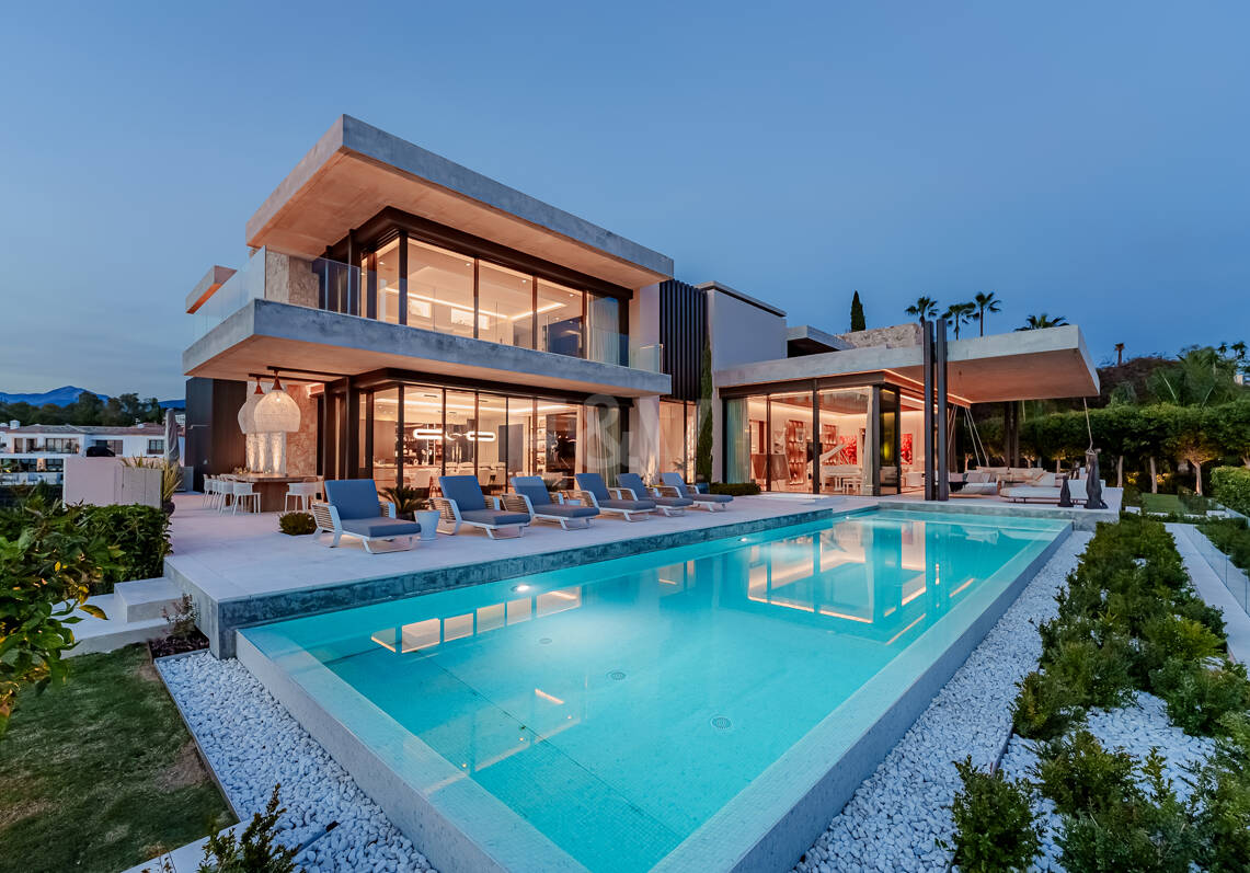 Masterpiece-Villa moderne Vue imprenable sur la mer