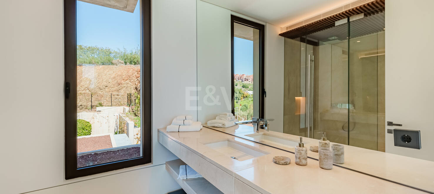 Ein zeitgenössisches Refugium mit atemberaubendem Meerblick