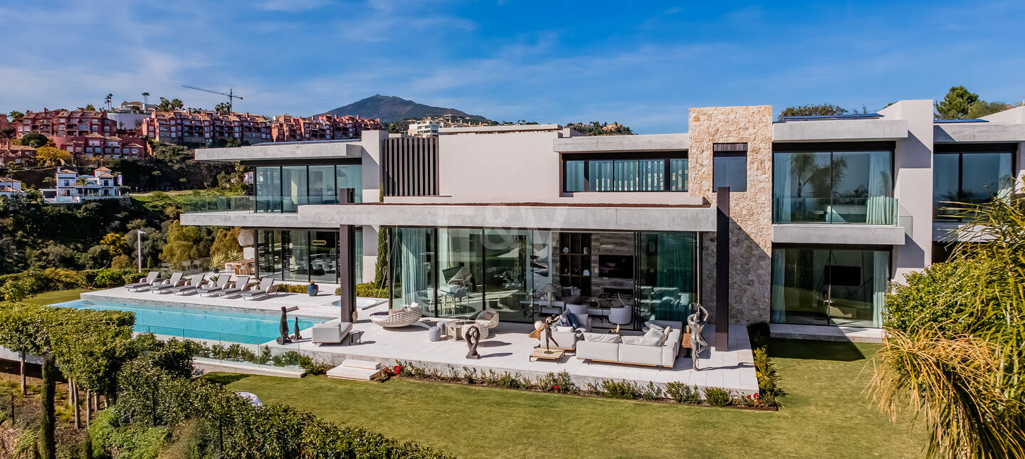 Ein zeitgenössisches Refugium mit atemberaubendem Meerblick