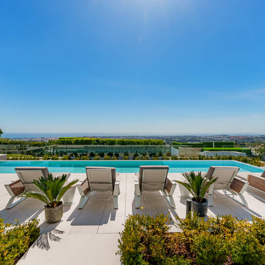 Ein zeitgenössisches Refugium mit atemberaubendem Meerblick