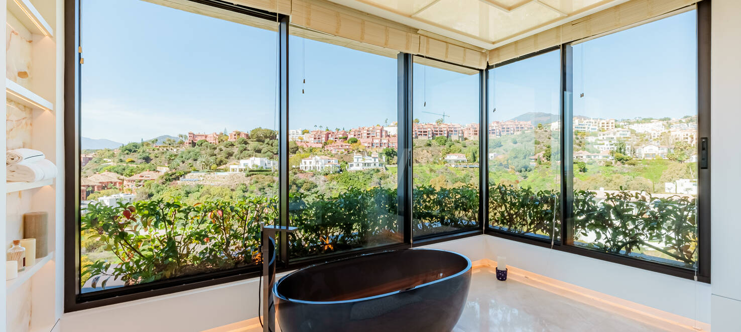 Ein zeitgenössisches Refugium mit atemberaubendem Meerblick