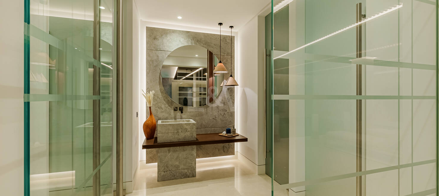 Ein zeitgenössisches Refugium mit atemberaubendem Meerblick