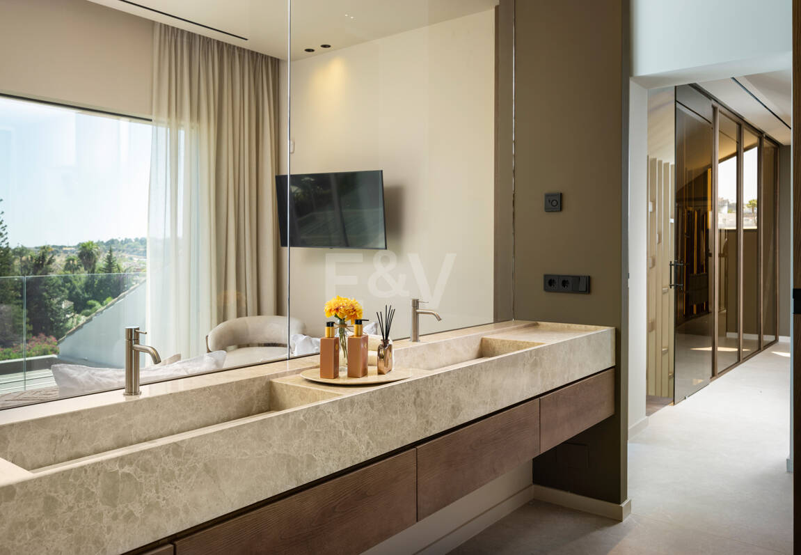 Elegante villa en los mejores Valles de Golf de Marbella