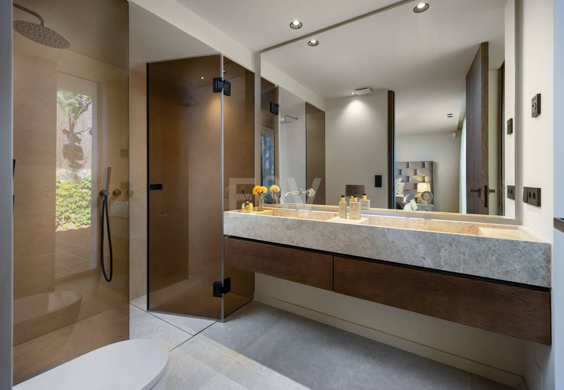 Elegante villa en los mejores Valles de Golf de Marbella