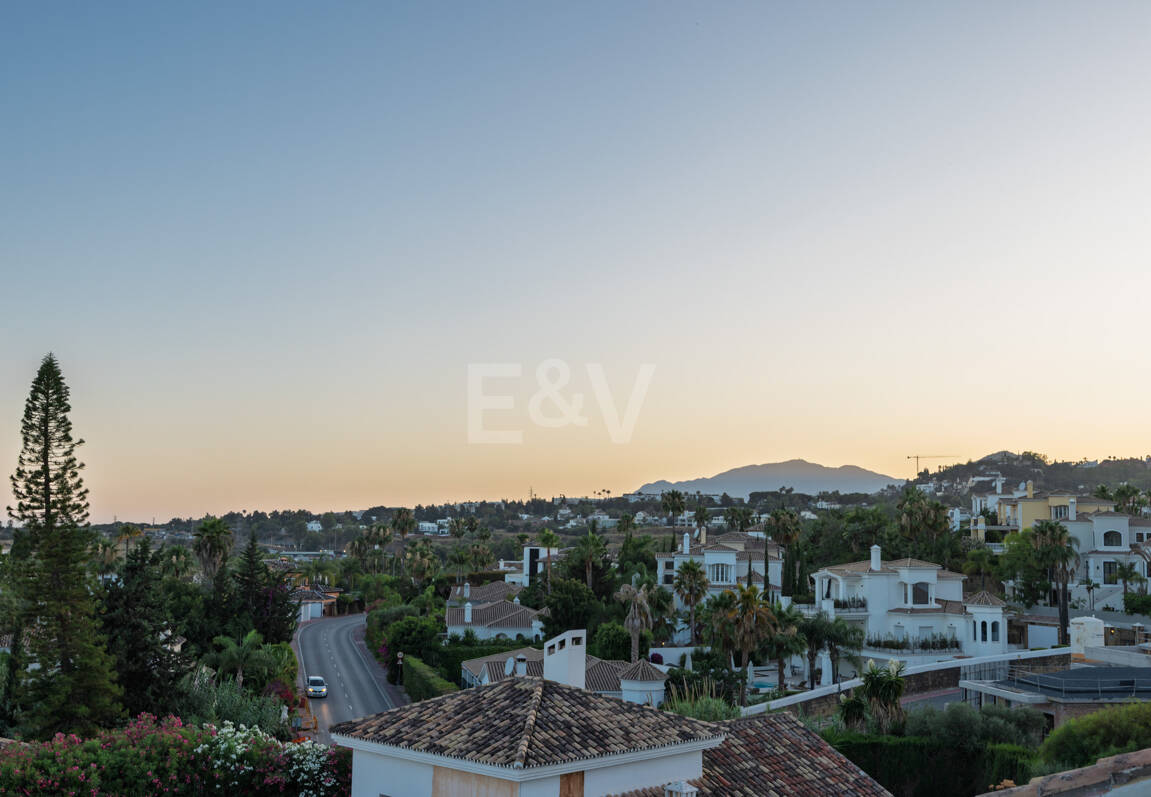 Elegante villa en los mejores Valles de Golf de Marbella