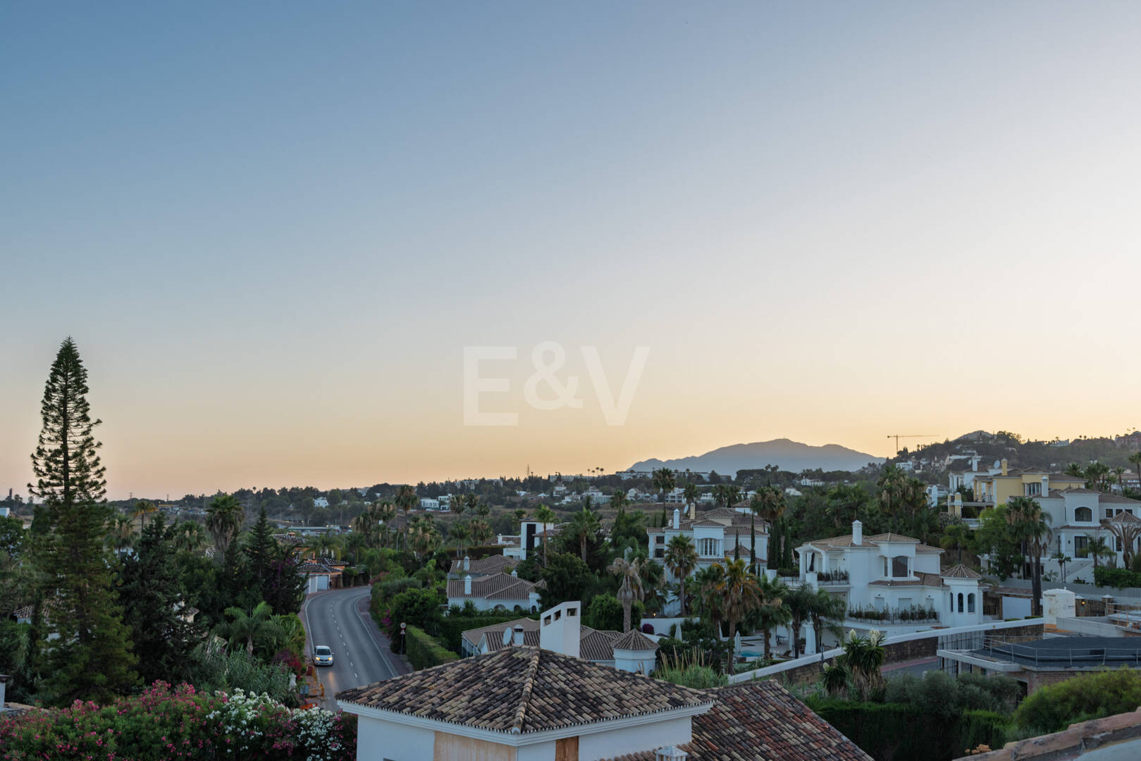 Elegante villa en los mejores Valles de Golf de Marbella