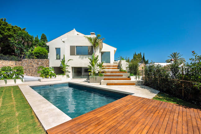 Elegante villa en los mejores Valles de Golf de Marbella