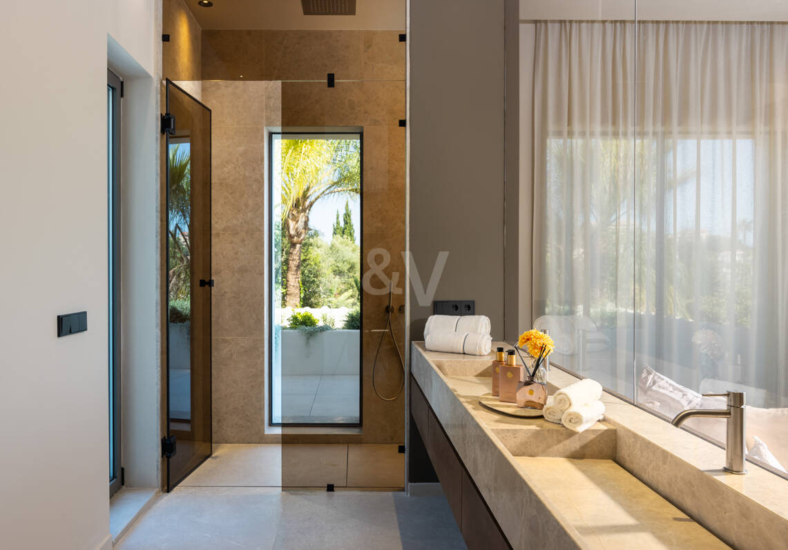 Villa élégante dans les meilleures vallées de golf de Marbella