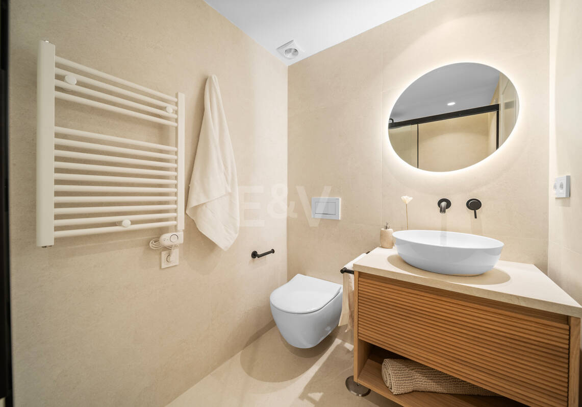 Luxuriöses Bezugsfertiges Reihenhaus im Nueva Andalucía, Exklusiven Golf-Tal von Marbella