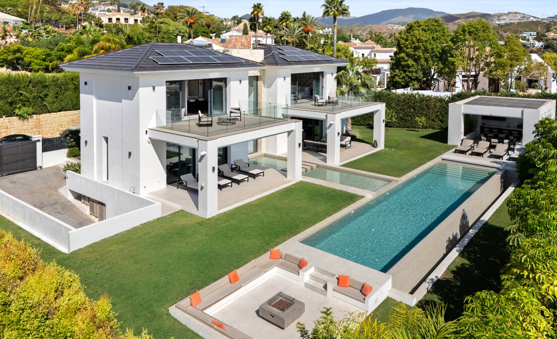 Contemporary Luxury Villa with Panoramic Views and Premium Amenities