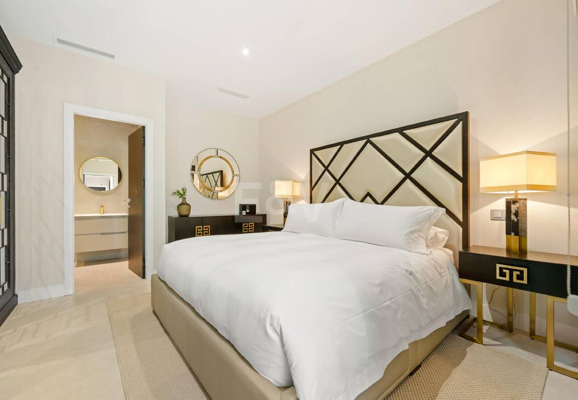 Villa Contemporánea de Lujo con Vistas Abiertas y Amenidades Exclusivas