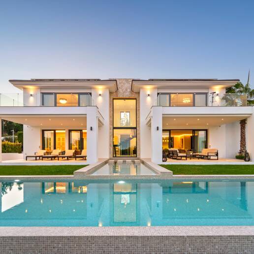 Contemporary Luxury Villa with Panoramic Views and Premium Amenities