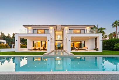 Contemporary Luxury Villa with Panoramic Views and Premium Amenities