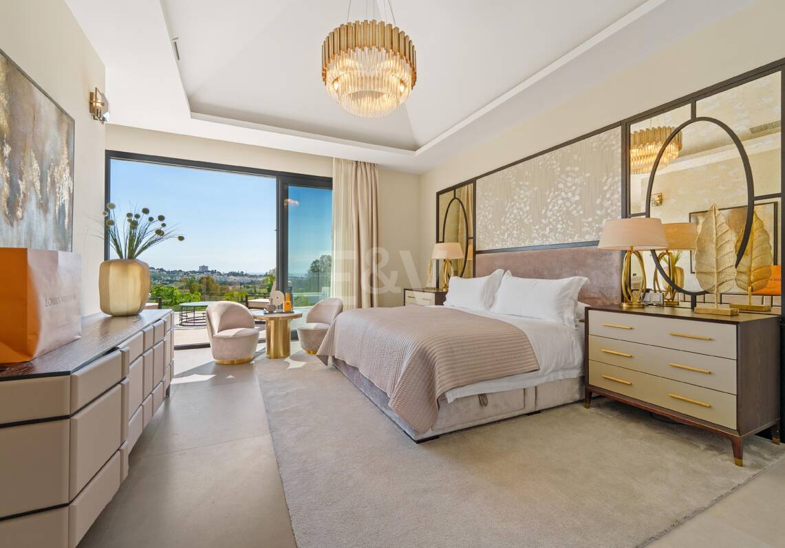 Zeitgemäße Luxusvilla mit Weitblick und exklusiven Annehmlichkeiten