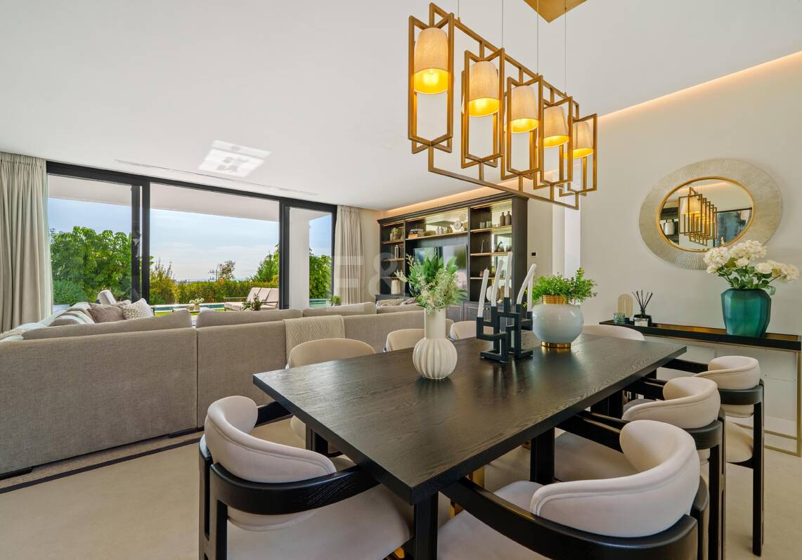 Zeitgemäße Luxusvilla mit Weitblick und exklusiven Annehmlichkeiten