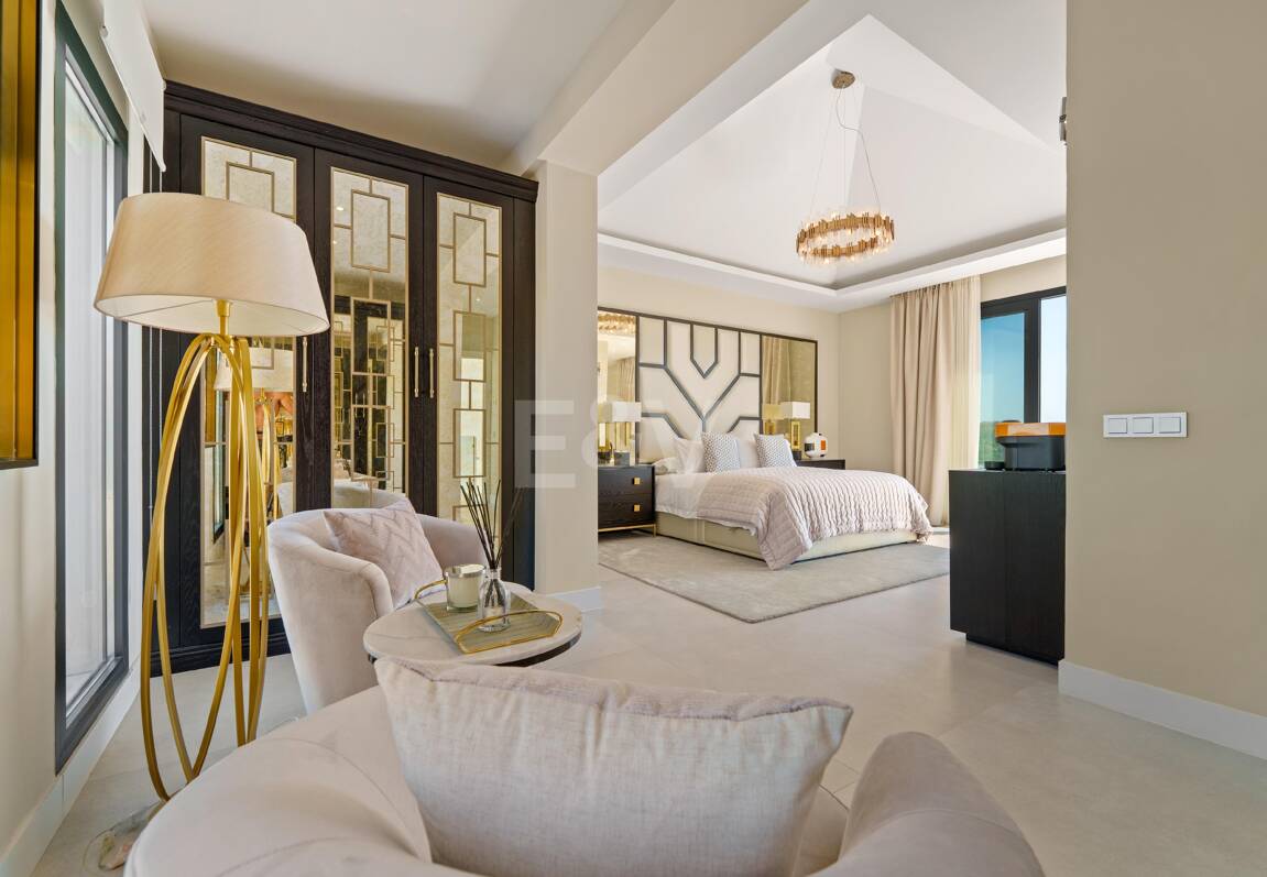 Villa Contemporánea de Lujo con Vistas Abiertas y Amenidades Exclusivas