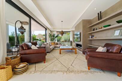 Villa contemporánea con impresionantes vistas en comunidad cerrada