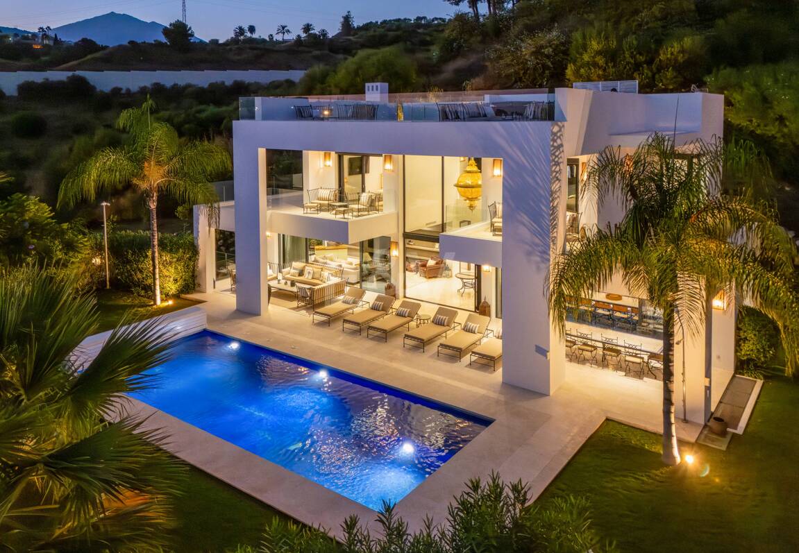 Villa contemporánea con impresionantes vistas en comunidad cerrada