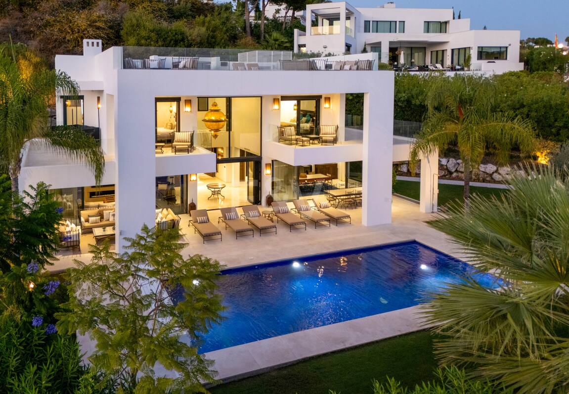 Villa contemporánea con impresionantes vistas en comunidad cerrada