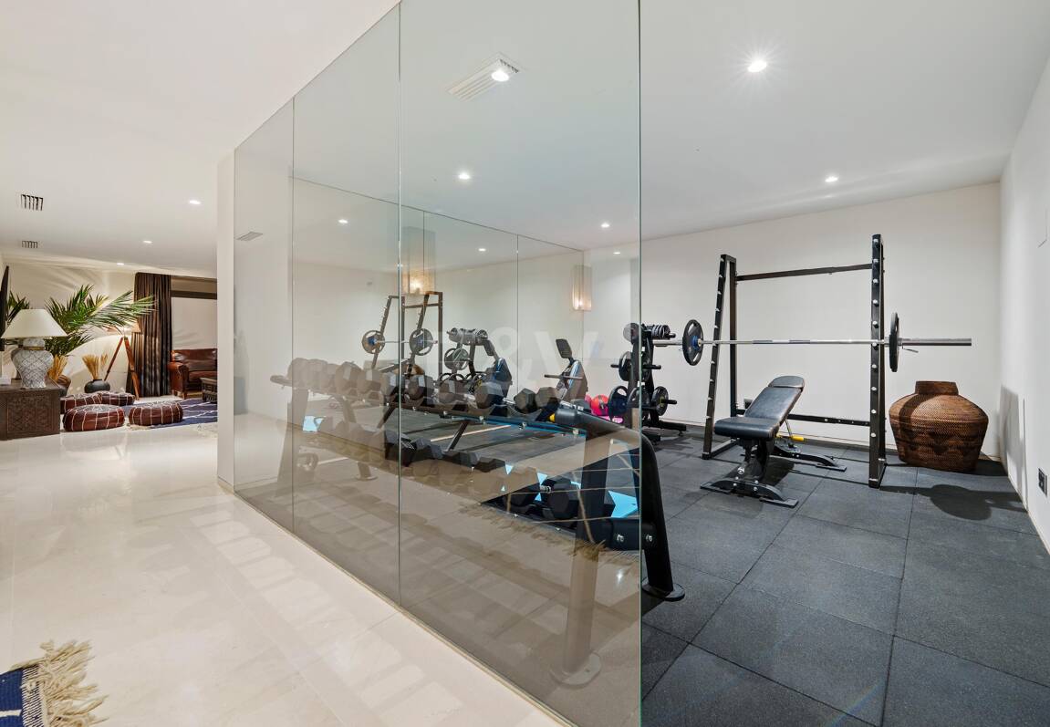 Villa contemporánea con impresionantes vistas en comunidad cerrada