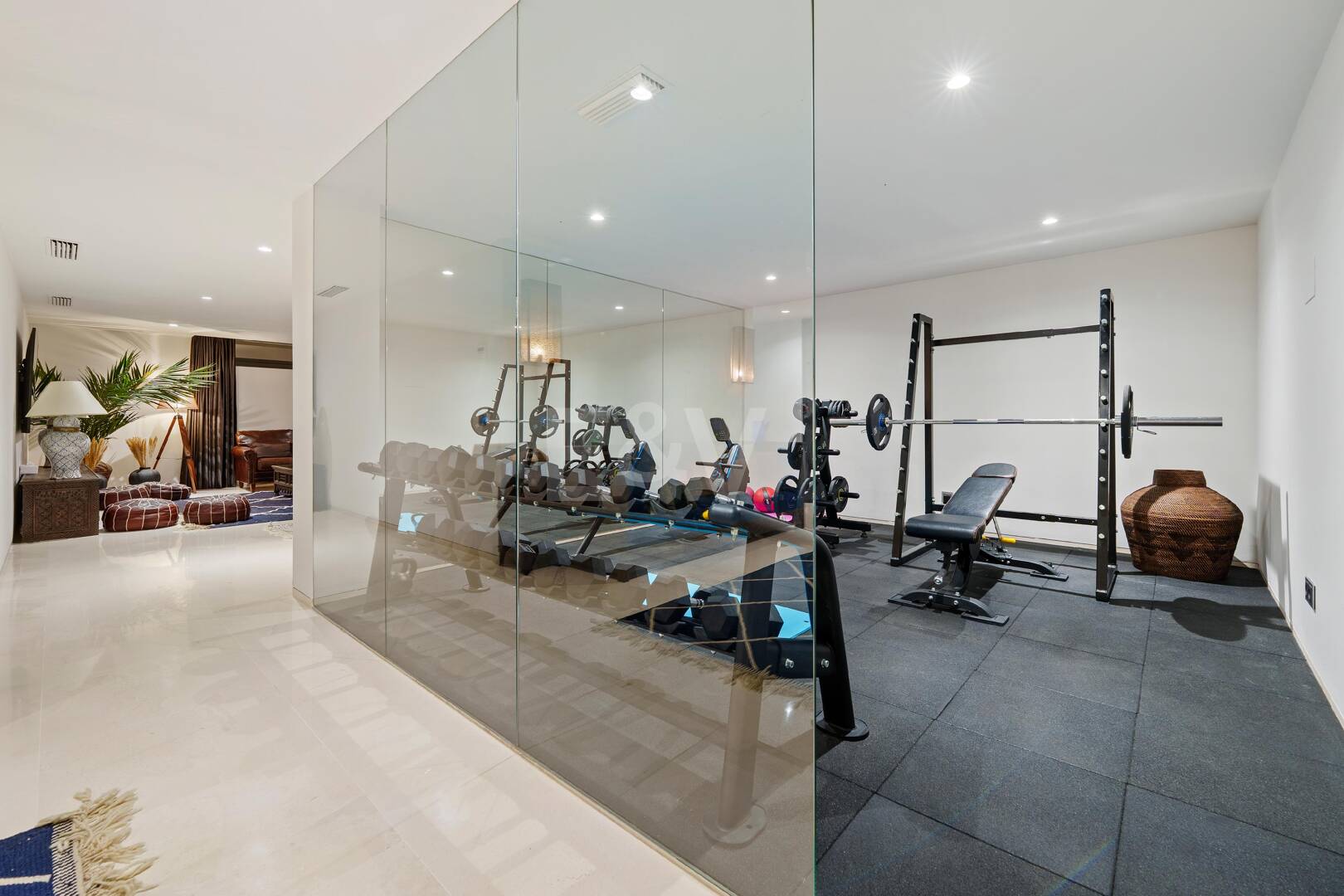 Villa contemporánea con impresionantes vistas en comunidad cerrada