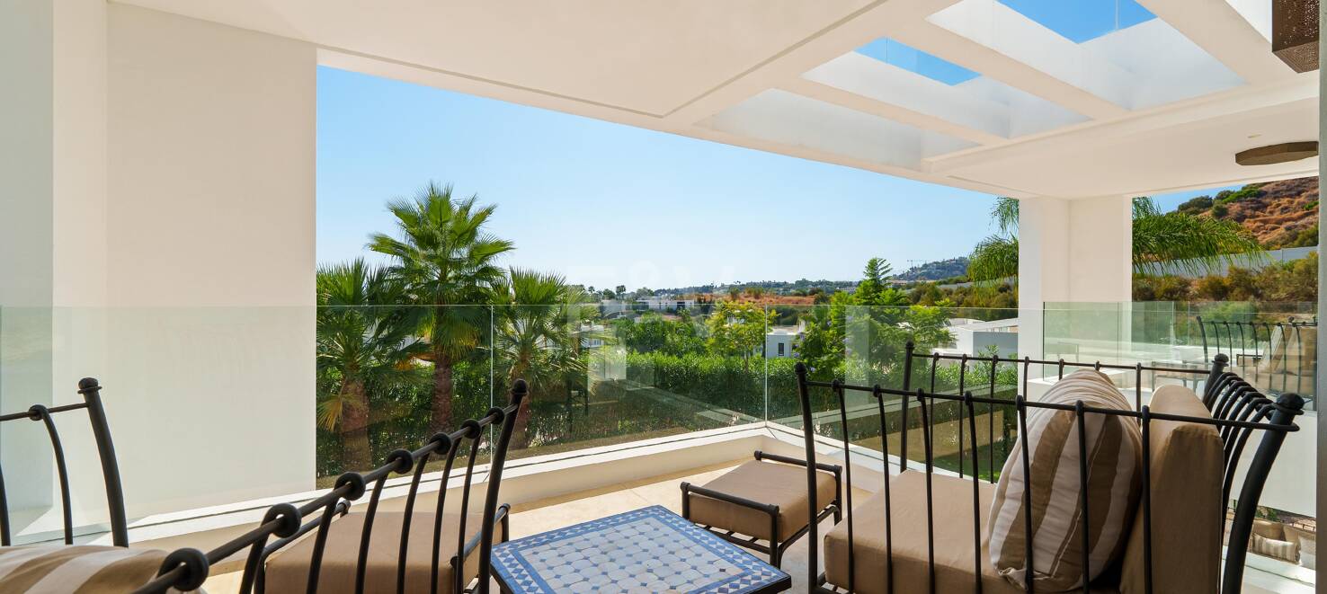 Moderne Villa mit atemberaubender Aussicht in geschlossener Wohnanlage